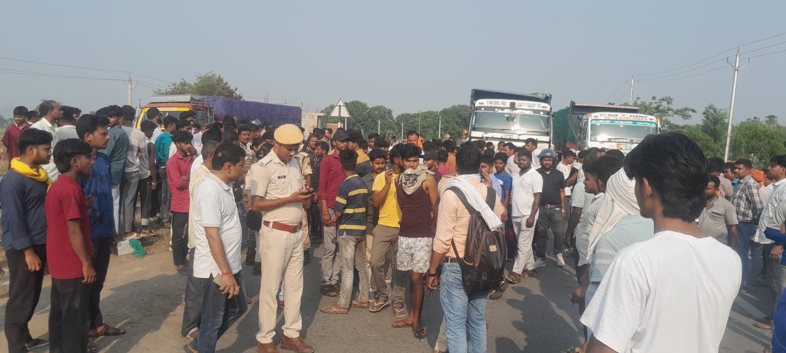 शादी की खुशियां मातम में बदलीं, तेज रफ्तार हाइवा ने ऑटो को रौंदा; 16 वर्षीय किशोरी की मौत, 12 से ज्यादा घायल